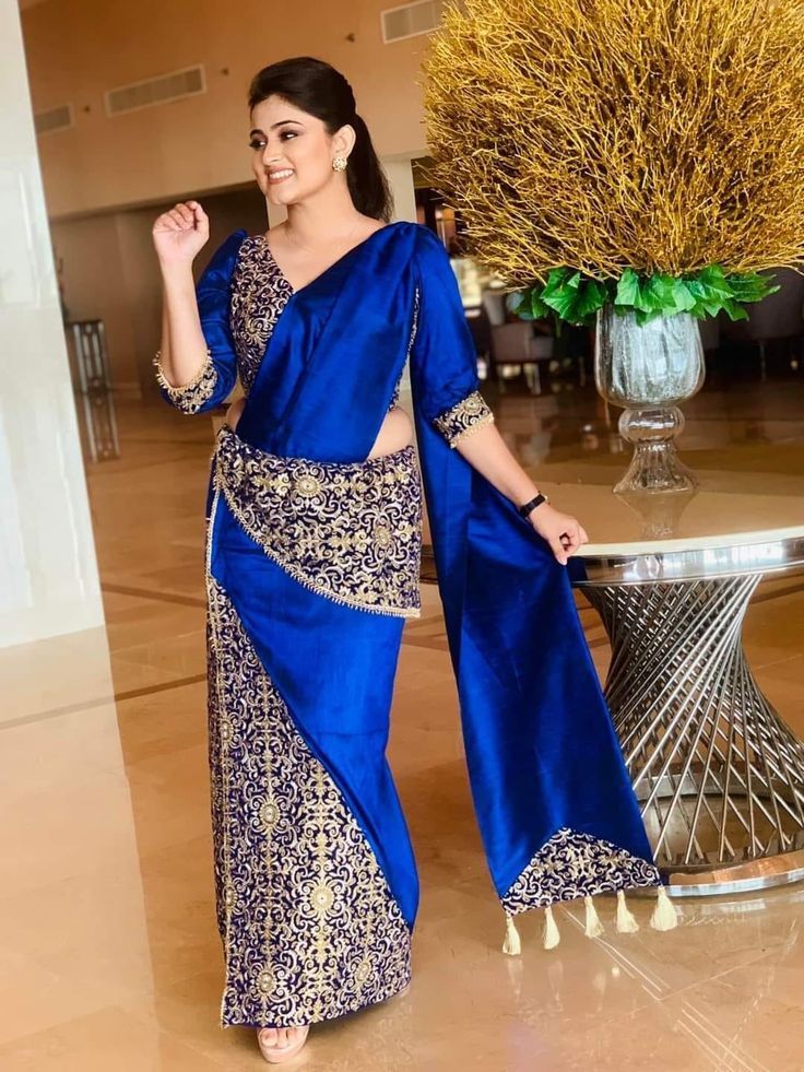 Made Up Kandyan Saree, Osariya Designs Modern, Kandian Saree Jacket Designs Latest, Kandiyan Saree Designs, Kandyan Saree For Party, Sari Jacket Designs, Kandyan Saree Jackets Designs, Sinhalese Wedding, Kandyan Saree Designs