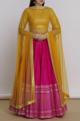 Banarsi Lengha, Lehenga Skirts, Orang India, Sari Lehenga, Lehenga Saree Design, Choli Dress, Indian Outfits Lehenga, Wedding Lehenga Designs, Lehnga Dress