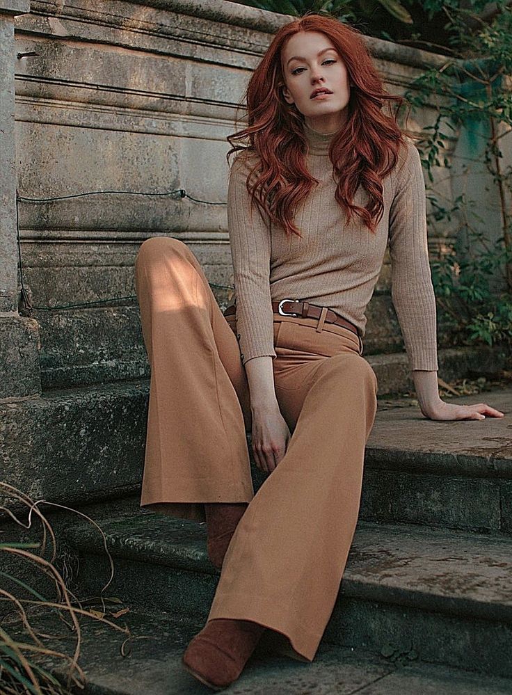 Aesthetic Outfits For Redheads, Red Hair Clothing Style, Ginger Hair Red Outfit, Clothes For Ginger Hair, Outfits For Auburn Hair, Fashion For Redheads Outfits, Ginger Outfit Aesthetic, Red Head Fashion Outfits, Cute Outfits For Redheads