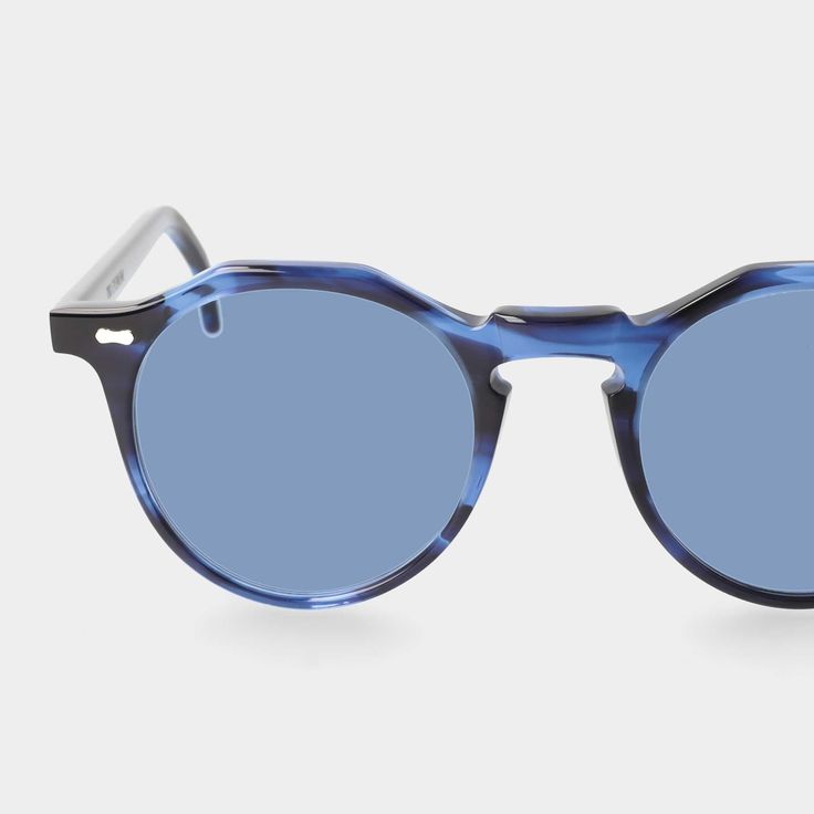 Sunglasses Unisex TBD Eyewear Lapel Ocean | Blue. Lapel Ocean sunglasses exude timeless elegance with ocean blue hues and impeccable Italian craftsmanship, suitable for various face types with a touch of sophistication. Lens: 100% UV protection. Filter: Category 2 Blue Polarized Aviator Sunglasses For Beach, Blue Mirrored Aviator Sunglasses For Beach, Blue Rimless Polarized Sunglasses, Classic Blue Aviator Sunglasses, Casual Blue Tinted Aviator Sunglasses, Classic Blue Aviator Sunglasses With Mirrored Lenses, Blue Gradient Aviator Sunglasses With Glass Lenses, Blue Aviator Sunglasses With Tinted Lenses, Modern Sunglasses With Gradient Lenses For Pool