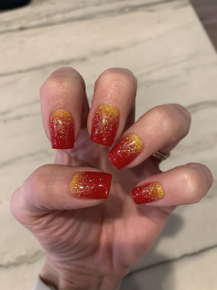 Chiefs Inspired Nails, Kanas City Chiefs Nails, Chiefs Nail Ideas, Kc Nails Kansas City, Usc Nails Design, Kansas City Chiefs Nail Art, Kc Chiefs Game Day Outfit, Football Gel Nails, Super Bowl Nails Chiefs