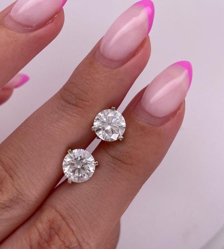 This is amazing diamond earring stud lab grown diamond cvd  it is set in solid 14k white, yellow, rose gold FREE SHIPPING AND 30 DAYS RETURNS AND FULL REFUND DIAMOND DETAILS : diamond wight : 3 carat 1.50 carat each color: e clarity: vvs1-vvs2 type: lab grown diamond cvd mm: 7.2-7.3 shape: round brilliant cut gold metal: 14k white, yellow ,rose gold 3 prong set any jewelry comes with certificate and box this diamond pendant can be a gift for mom, wife, fiancée, girlfriend, valentine, daughter, family or friend. It is a special gift for mother's day, valentine's day, wedding, anniversary, birthday, Christmas, New Year's and any holiday SHIPPING DETAILS: free worldwide shipping it is 100% secure delivery with insurance its is comes with beautiful box and certificate Dazzling White Round Diamond Earrings, Diamond White Solitaire Jewelry, Round Cut, Diamond White Solitaire Jewelry With Round Cut, Luxury White Diamond Earrings Vvs Clarity, Lab Grown Diamond Cut Jewelry In Diamond White, Fine Jewelry With Brilliant Cut Lab Grown Diamonds, Brilliant Cut Lab Grown Diamond Fine Jewelry, Brilliant Cut Lab-grown Diamond Fine Jewelry, Diamond White Brilliant Cut Lab Grown Diamond Jewelry