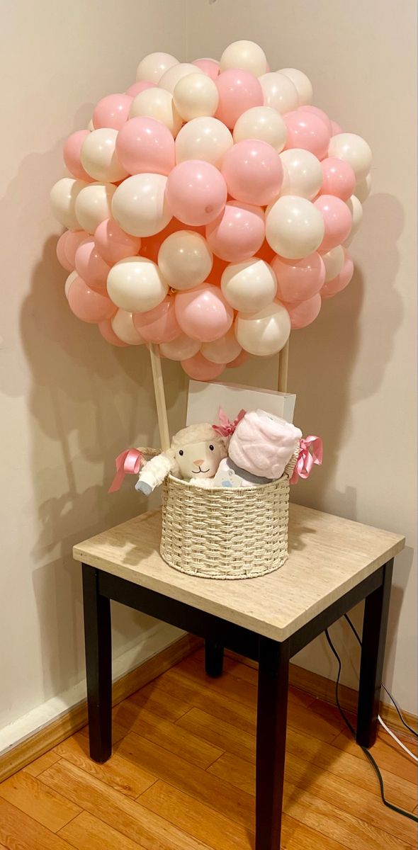 Hot air balloon, gift basket, balloons, balloon gift, newborn, balloon art Baby Ballon Basket, Hot Air Balloon Gift Basket Birthday, Diy Big Basket, Hot Air Balloon Hamper, Hot Air Balloon Easter Basket, Dollar Tree Hot Air Balloon Basket, Baby Shower Hot Air Balloon Gift Baskets, Diy Air Balloon Basket, Hot Air Balloon Gift Basket Diy