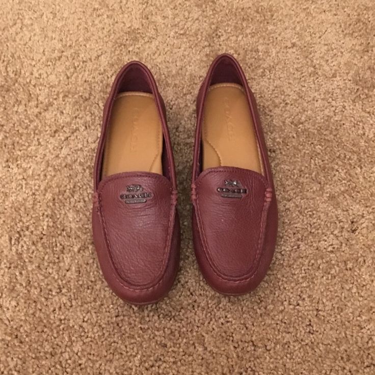 Brand New Coach Loafers Casual Coach Slip-on Flats, Coach Fall Loafers With Round Toe, Coach Classic Slip-on Loafers, Coach Loafers With Round Toe For Fall, Classic Coach Slip-on Loafers, Coach Leather Loafers For Fall, Fall Coach Loafers With Round Toe, Coach Loafers For Spring Workwear, Casual Coach Loafers For Work