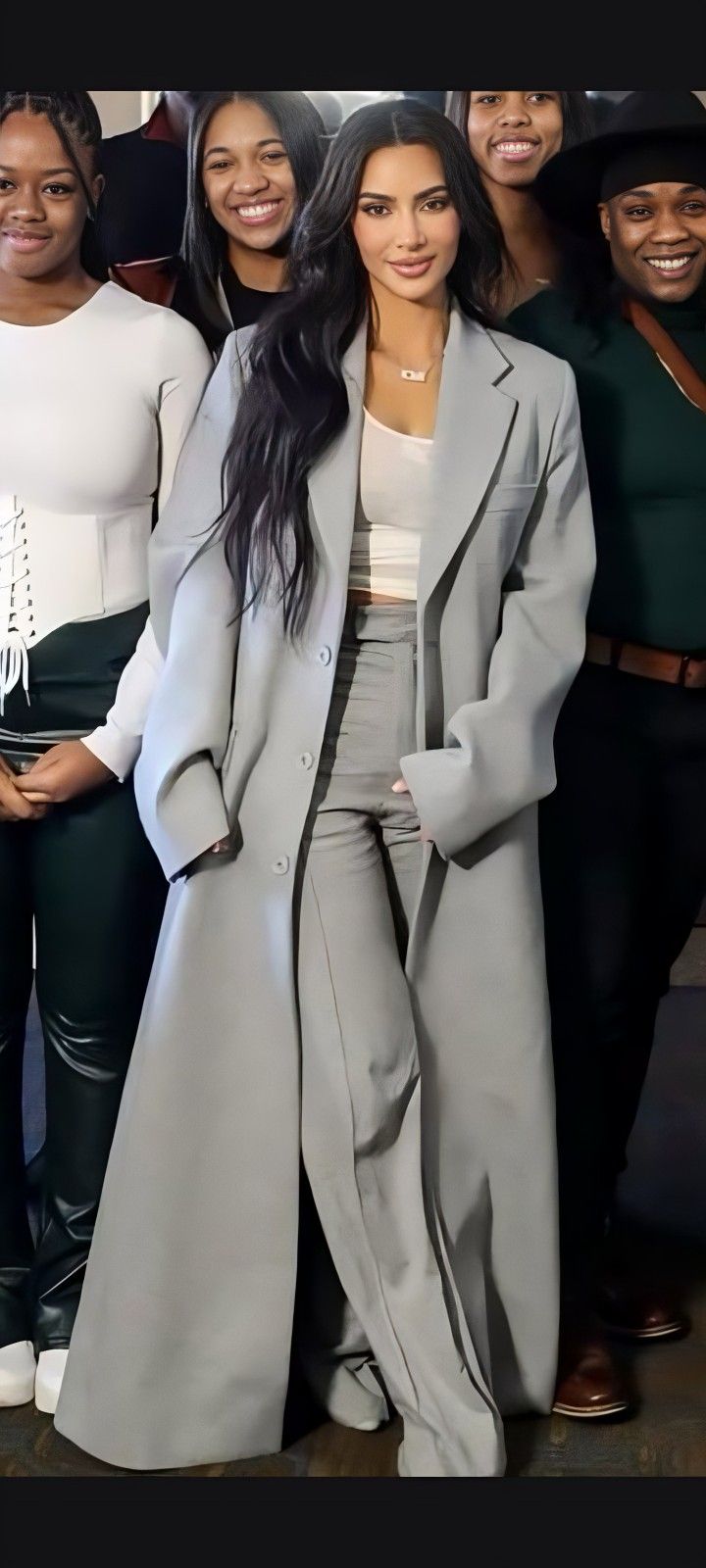 Kim K Suit Outfit, Kim Kardashian Trench Coat, Masculine Women In Suits, Business Casual Fashion Outfits, Law School Interview Outfit, Kim K Winter Outfits, Tuxedo Jacket Women Outfit, Corporate Outfit Ideas, Kim Kardashian Style 2024