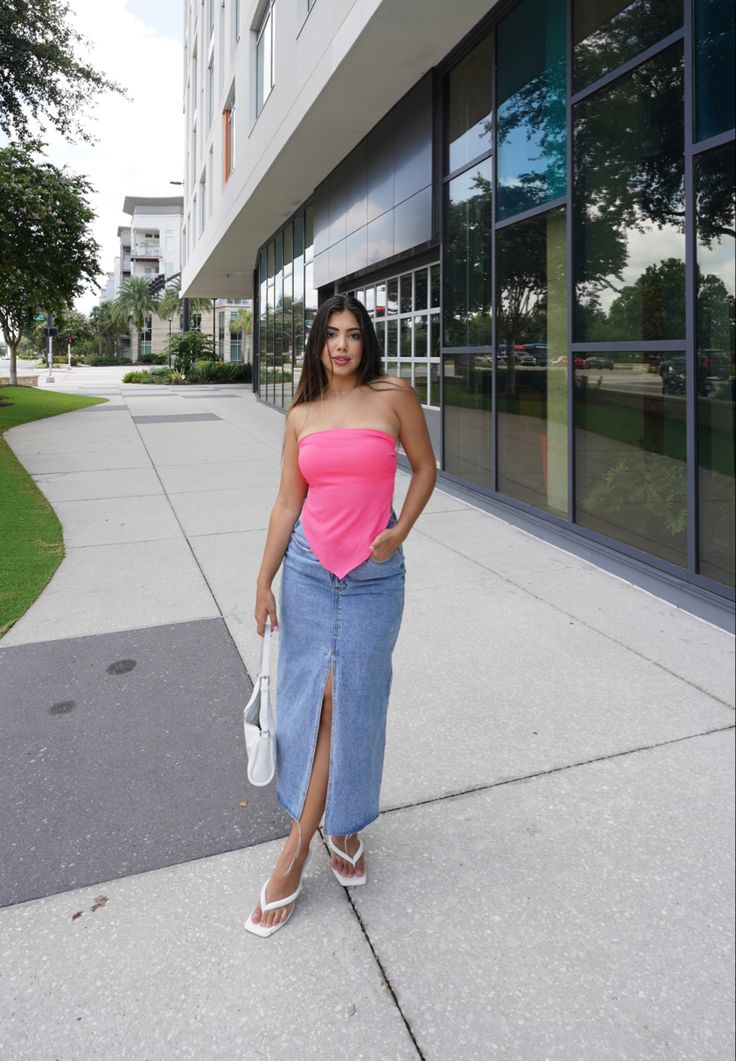 Pink Top Denim Skirt, Long Denim Skirt Outfit, Bandana Top, Long Jean Skirt, Long Denim Skirt, Denim Skirt Outfits, Valentines Outfits, Causual Outfits, Date Outfits