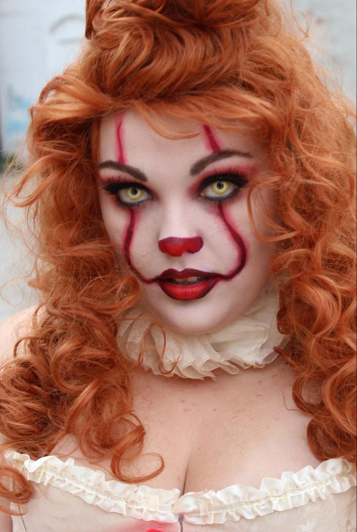 Pennywise female cosplay #halloween #IT #pennywise #femalecosplay #PENNYWISEMAKEUP It Female Costume, Plus Size Pennywise Costume, It Female Clown Costume, Penny Wise Costume Women Makeup, Pennywise Cosplay Female, Diy It Costume Women, Womens It Costume, Pennywise Female Costume, Penny Wise Makeup Girl