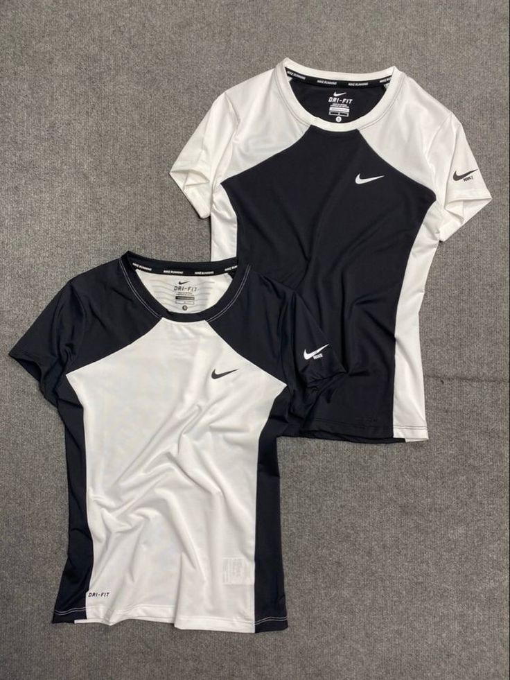 *not mine* Athletic Top Outfit, Track Outfits Aesthetic, Nike Tops Women, Cute Volleyball Outfits, Volleyball Outfit, Fitness Wear Outfits, Volleyball Outfits, Workout Fits, Baggy Pants