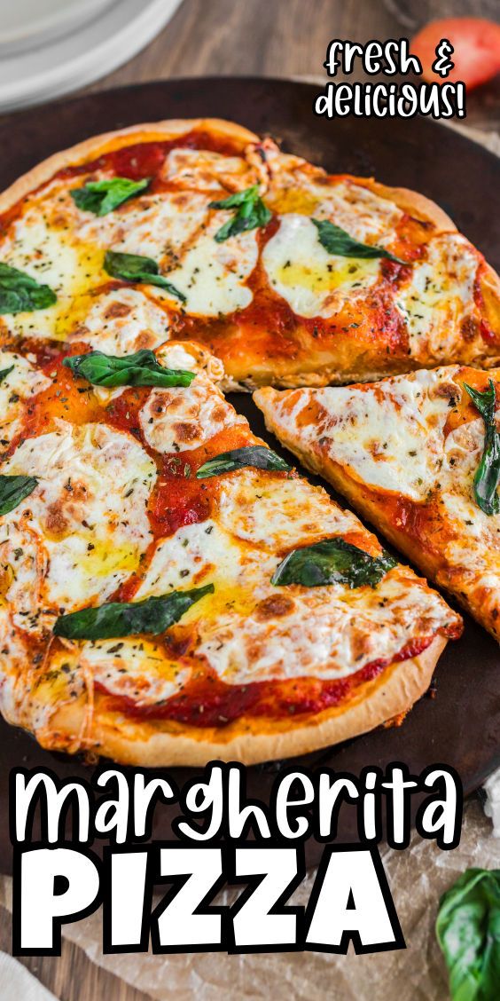 Margherita pizza recipe Fresh Mozzarella Pizza, Homemade Margherita Pizza, Sweet Tomato Sauce, Margherita Recipe, Margherita Pizza Recipe, Italian Flag Colors, Basil Pizza, Pizza Margarita, Caprese Salad Recipe