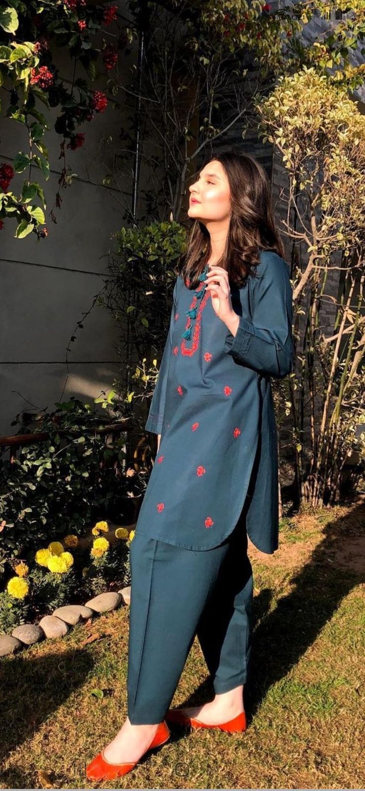 Style Outfits Summer, Summer Vibes Aesthetic, Aesthetic Summer Outfits, Designer Aesthetic, Kameez Designs, Pakistani Fashion Casual, Casual Indian Fashion, Stylish Short Dresses, Desi Fashion Casual