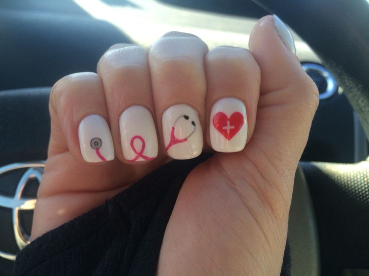 Medical stethoscope nails done by Bri Thurlo, Femme Sala Joplin MO Doctor Nails Design, Doctor Nails, Nurse Nails, Nails Painted, Nail Art Halloween, Fun Summer Nails, Heart Nail Designs, Graduation Nails, Stylish Nails Designs