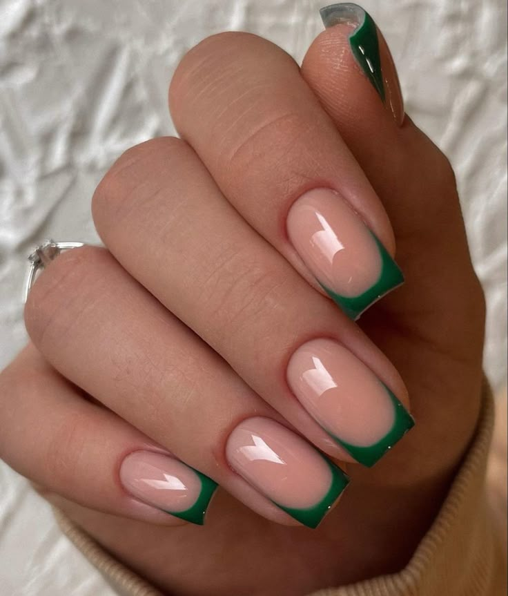 Emerald French Tip Nails Square, Emerald Nails, Green Acrylic Nails, Work Nails, Blush Nails, Classy Acrylic Nails, Short Square Acrylic Nails, Short Acrylic, Cute Gel Nails