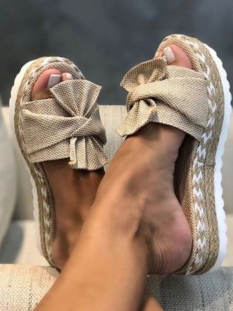 Comfortable Flip Flops, Fashion Slides, Casual Wedges, Fashion Shoes Heels, Women Platform Sandals, Woven Sandals, Platform Wedge Heels, Summer Slippers, Bow Sandals