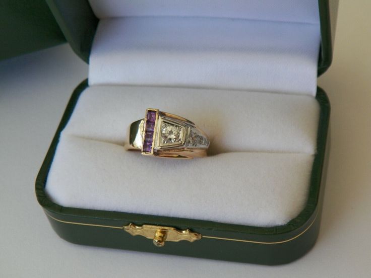 YOU ARE BIDDING ON AN ESTATE FIND OF A SIZE 9-14K YELLOW/WHITE GOLD 1/3ct SI J DIAMOND RING WITH AMETHYST ACCENTS. TOTAL WEIGHT 6.3 grams. SHIPPED IN LUXURY PRESENTATION AND COVER BOX. Covered Boxes, Yellow White, Diamond Ring, Jewelry Watches, Jewelry Rings, Amethyst, Presentation, Fine Jewelry, White Gold