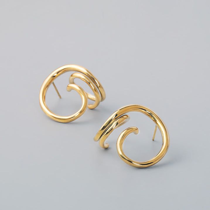 Our coating and high polish add secret ingredient to the rings for your contemporary & chic outfit. Abstract geometric earrings that will never go out of style, this jewelry piece is simple enough to accessorize easily but creative enough to make your look stand out. This pair of 18K gold statement earrings that compliments any outfit, easily create stylish look in Parisian, Minimalist, Bohemian, or even Punk. • S P E C I F I C A T I O N • Finish: 18K multi-layered gold plating on titanium steel Dimension: approx. 22 cm x 24mm For ring of this style please visit here. Minimalist Bohemian, Style Parisienne, Gold Statement Earrings, Couple Jewelry, Contemporary Chic, Demi Fine Jewelry, Secret Ingredient, Chic Outfit, Wire Earrings