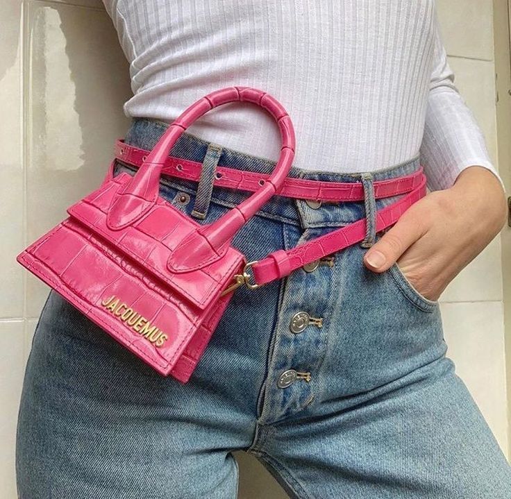 Bigger Pockets, Jacquemus Bags, Mode Rose, Jacquemus Bag, Designer Leather Handbags, Luxury Crossbody, Womens Style, Cheap Handbags, Mini Tote Bag