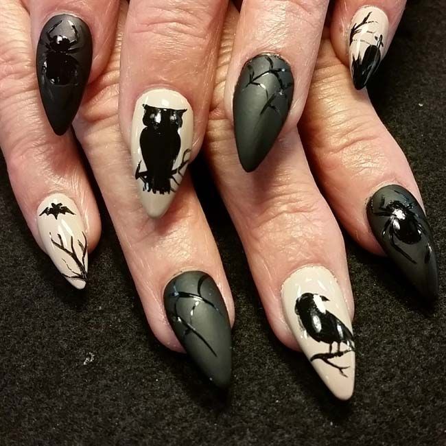 Nail Bat, Zombie Nails, Halloween Nail Art Easy, Bat Nails, Black Halloween Nails, Witch Nails, Skull Nails, Halloween Nails Easy, Cute Halloween Nails