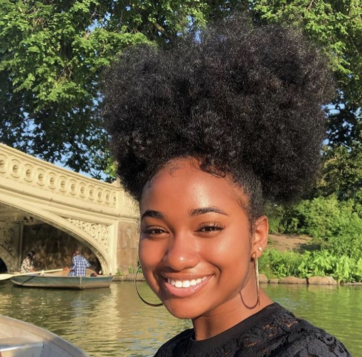 Ashley Masse, Pineapple Bun, Long Hair Tips, Glossy Hair, Afro Puff, Beauty Natural, Natural Hair Inspiration, Long Black Hair, Natural Hair Journey