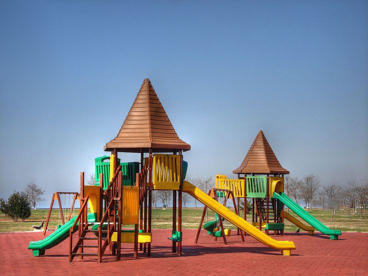 the children's play area is clean and ready to be played