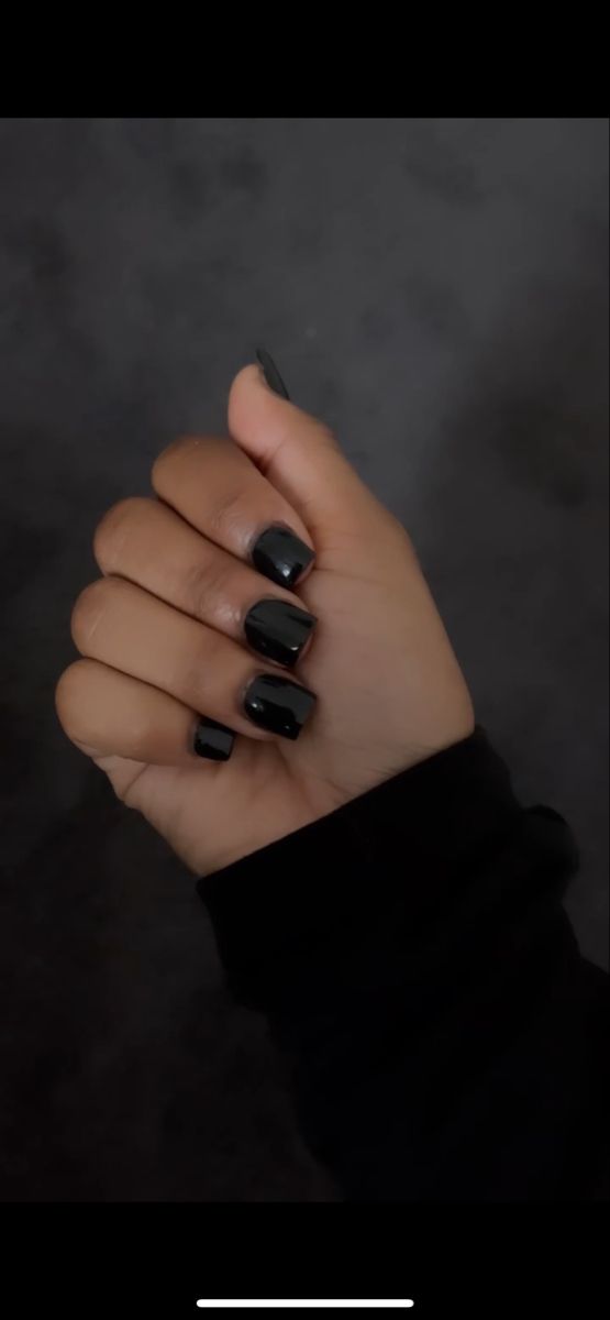 Black Acyrilics Nails Short, All Black Nails Short, Plain Black Nails Short, Short Black Nails Black Women, Black Plain Nails, Black Nails Plain, Plain Black Acrylic Nails, Short One Color Nails, All Black Short Nails