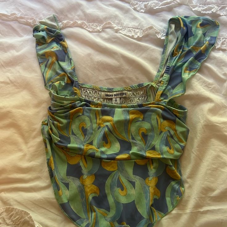 Never Worn Urban Outfitters Spring Vacation Blouse, Urban Outfitters Blouse For Vacation In Spring, Urban Outfitters Fitted Blouse For Vacation, Urban Outfitters Blouse For Spring Vacation, Trendy Blue Sleeveless Blouse, Fitted Blouse For Vacation By Urban Outfitters, Urban Outfitters Fitted Floral Print Tops, Fitted Urban Outfitters Floral Print Tops, Fitted Floral Print Top From Urban Outfitters