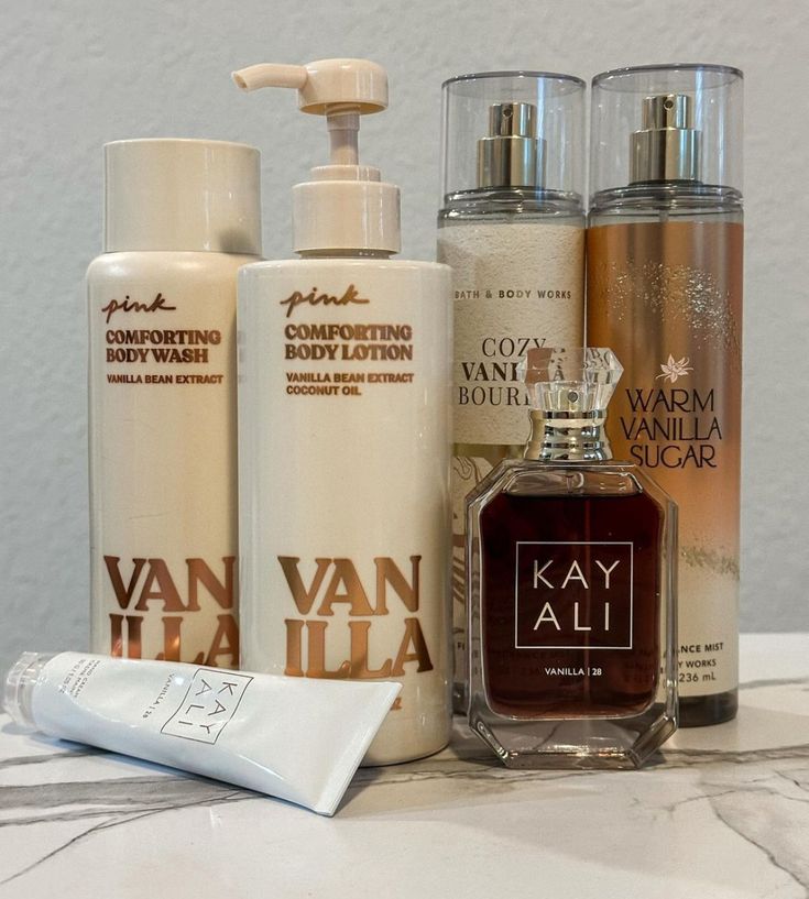 Vanilla Scent Aesthetic, Body Care Tips, Perfume Aesthetic, Fragrance Lab, Fragrances Perfume Woman, Body Hygiene, Vanilla Perfume, Perfume Collection Fragrance, Bath And Body Works Perfume