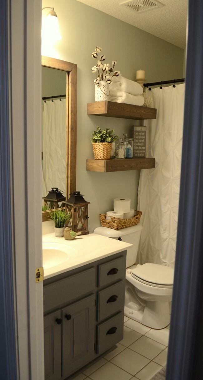 the bathroom is clean and ready to be used as a guest room or family room