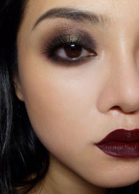 The Makeup Box: Easy 20's-inspired Siren Look 1920’s Makeup, 1920s Makeup Tutorial, 1920 Makeup, Dark Lipstick Colors, 20s Makeup, Maquillage Goth, Makeup Boxes, 1920s Makeup, Make Up Designs