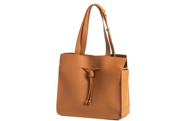 The Medium Shopper – von Holzhausen Vegan Bag, The Medium, Vegan Bags, Magnetic Closure, Leather Backpack, Inside Pocket, Bucket Bag, Zipper Pocket, Adjustable Straps