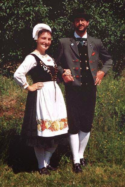 FolkCostume&Embroidery: Overview of the Folk Costumes of Germany Germany Clothes, German Traditional Clothing, German Folklore, Germany Outfits, Peasant Costume, Idda Van Munster, German Costume, German Outfit, German Dress