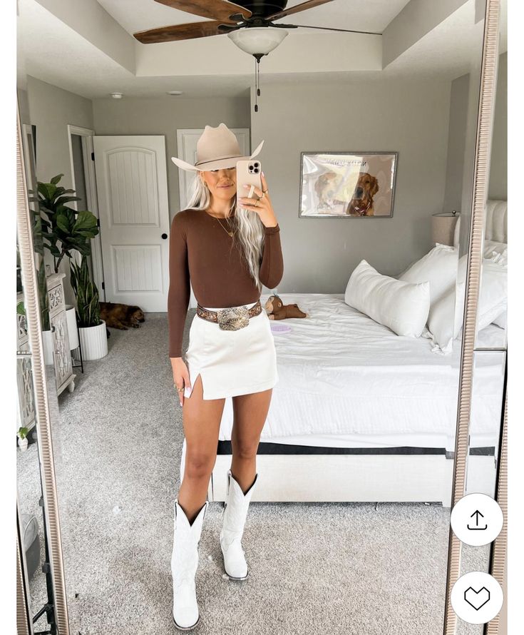 Cute Western Outfits For Concerts, White Boots Western Outfit, Nashville Outfit Inspo Spring, Bridal Cowgirl Outfit, Stockyards Fort Worth Outfit Winter, Western Photography Outfits, Cowboy Concert Outfits For Women, Rodeo Cowgirl Outfits, Western Glam Outfit Concert