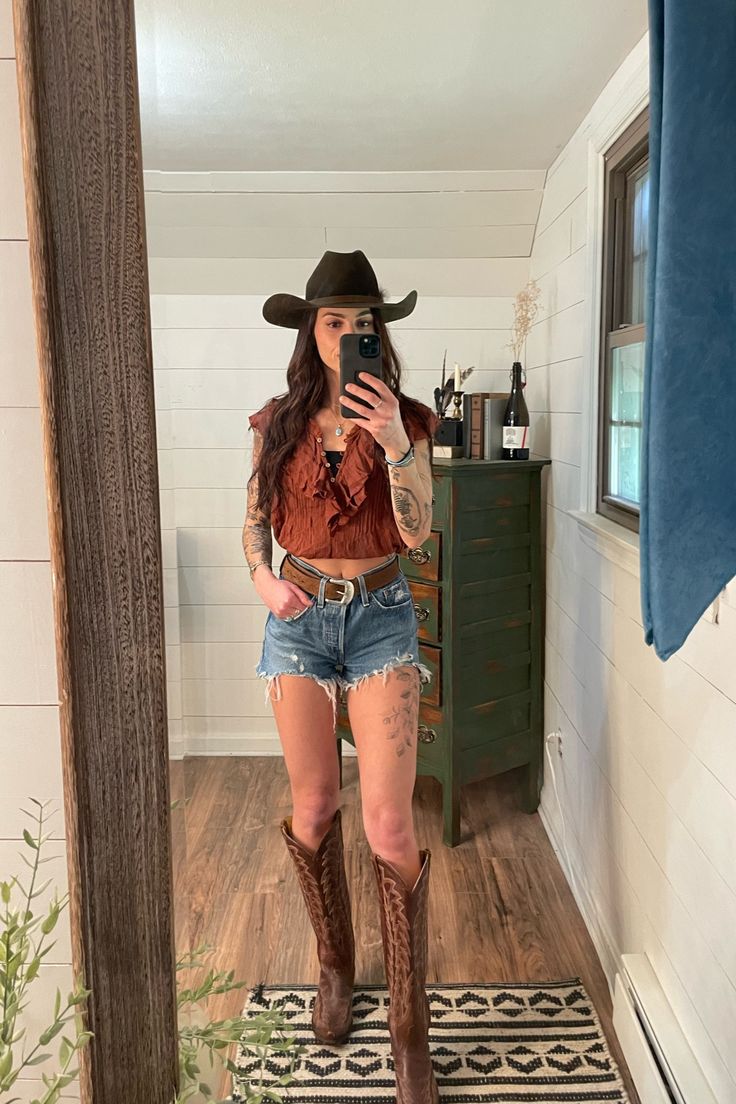 FP One Naya Top curated on LTK Cute Farm Outfits, Boho Cowgirl Outfit, Ootd Yearbook, Outfit Vaquera, Chic Western Outfits, Farm Outfits, Farm Girl Outfits, Yellowstone Style, Country Girl Outfits