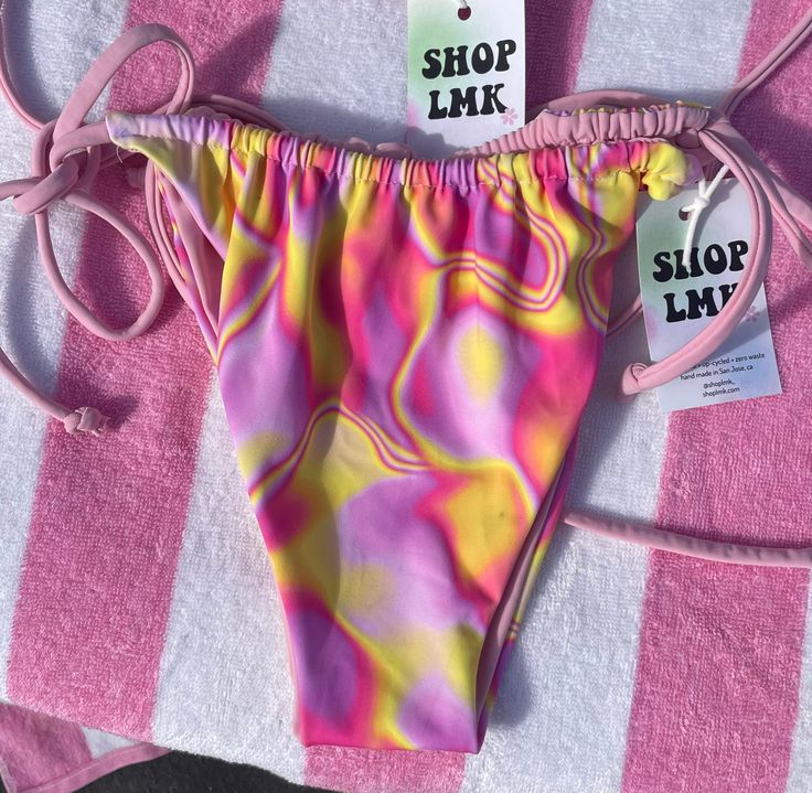 This is a high rise super cheeky bottom. It is fully reversible with a solid baby pink lining lining. Size chart: Festival Fits, Wrap Crop Tops, Cute Swimsuits, Summer Lovin, Baby Pink, Dancer, High Rise, Size Chart, Womens Shorts