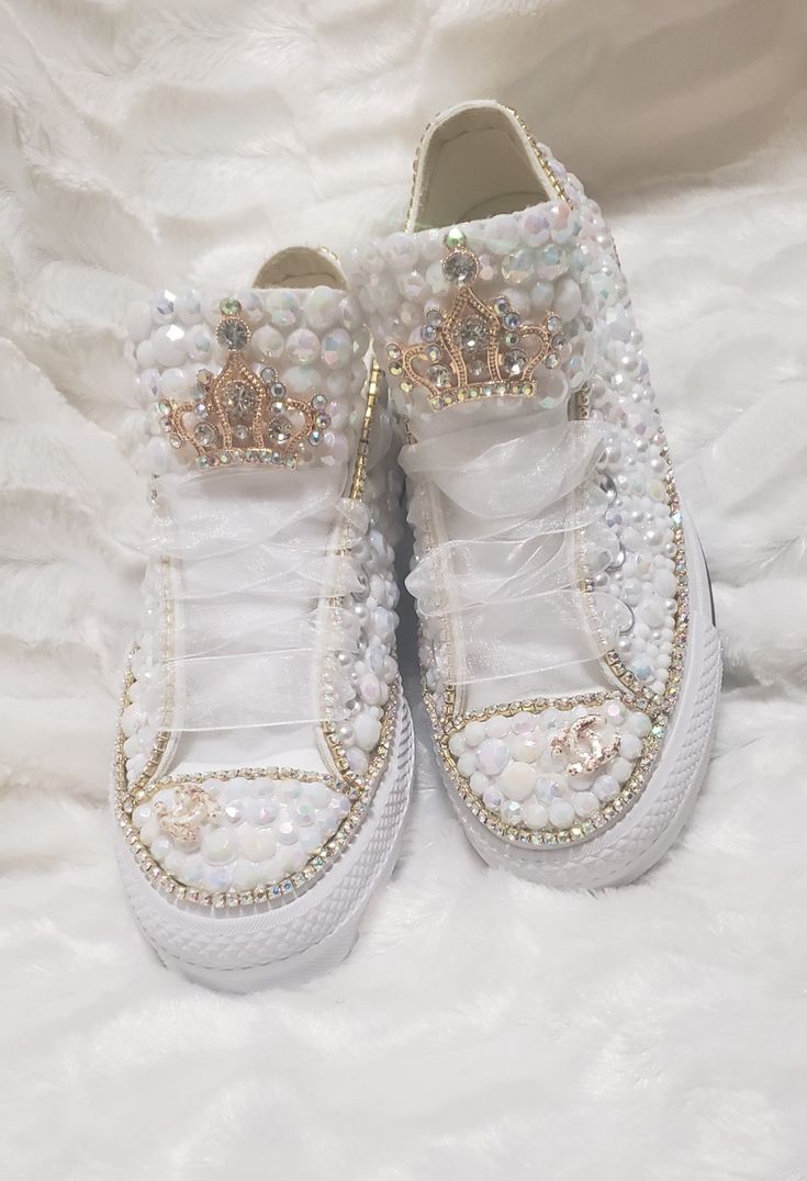 New Trend Shoes, Bedazzled Shoes Diy, Quinceanera Shoes, Converse Wedding Shoes, Bedazzled Shoes, Bridal Sneakers, Custom Sneakers Diy, Bling Converse, Shoe Makeover