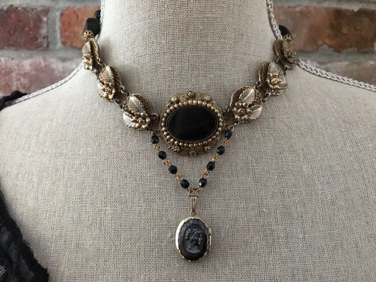 Antique Art Deco Assemblage Necklace Jet Black Glass Cabachon - Etsy Flapper Fashion, Black Cameo, Art Deco Filigree, Mushroom Jewelry, Assemblage Necklace, Vintage Jewelry Crafts, Antique Bracelets, Repurposed Jewelry, Assemblage Jewelry