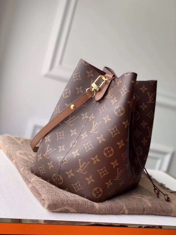 ADC Fashion Lu-Vi bags - 446 A+ Excellent Quality copies; Contact us if you've any questions in your mind. Cheap Louis Vuitton Bags, Women Hats Fashion, Lv Bag, Monaco, Louis Vuitton Bag, Cross Body, Contact Us, Calf Skin, Womens Necklaces