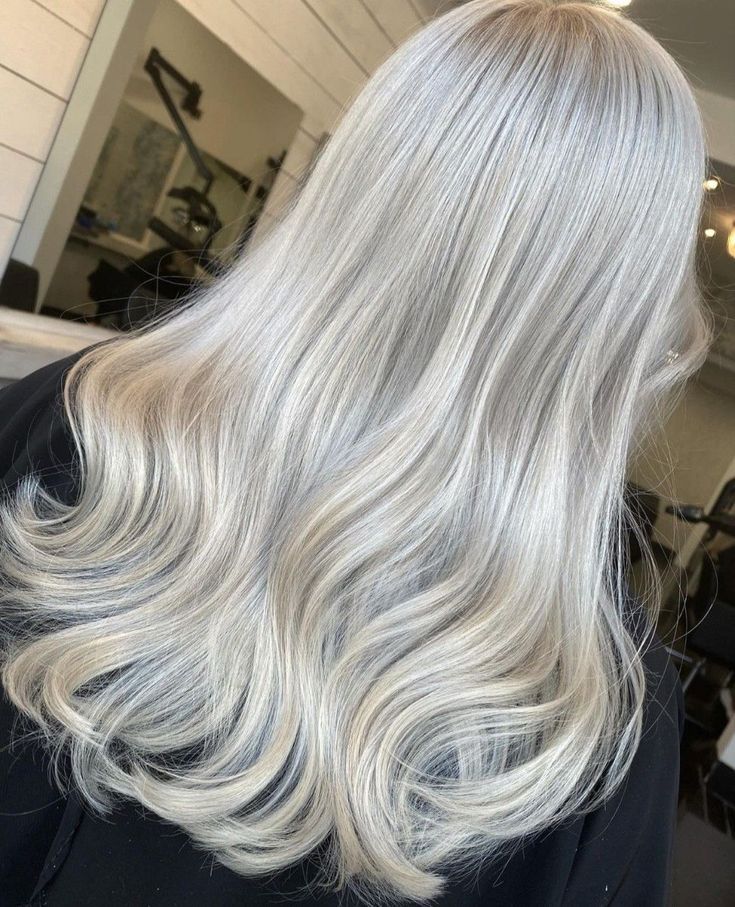 Greyish Blonde Hair, Platinum Blonde Balayage, Perfect Blonde Hair, Underlights Hair, Hair Contouring, Ash Blonde Hair Colour, White Blonde Hair, Bleach Blonde Hair, Blonde Hair With Bangs