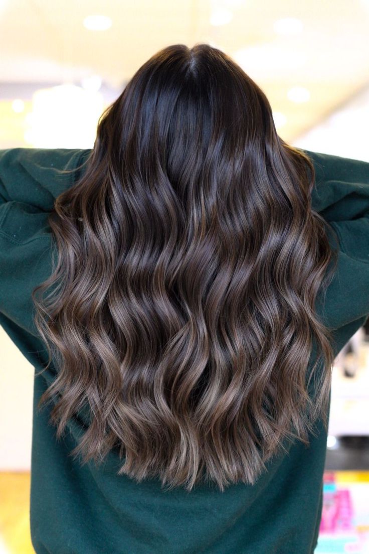 Dark Brown Hair Balayage, Brown Hair Inspiration, Rambut Brunette, Black Hair Balayage, Dark Brunette Hair, Brown Hair Looks, Brown Hair Inspo, Brunette Hair With Highlights, Dark Hair With Highlights