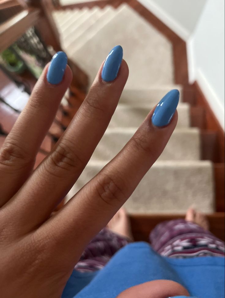 Basic Nails Not Acrylic, Solid Vacation Nails, Nail Ideas Basic Colors, Summer Plain Color Nails, Solid Oval Nails, Basic Nails Colors, Plain Solid Color Nails, True Blue Nails, Cute 2024 Nails