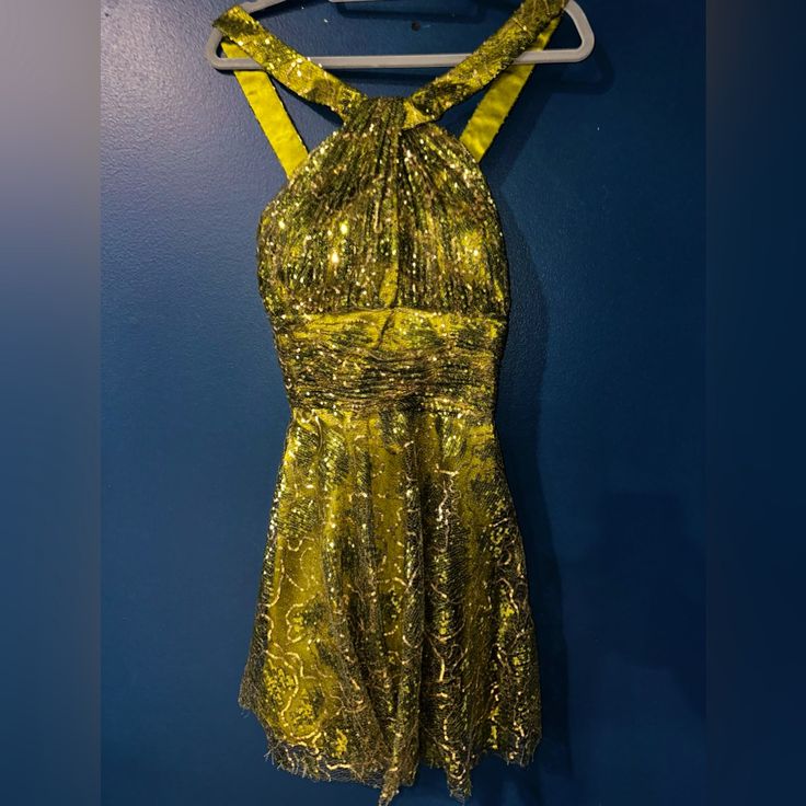 Shine Like A Diamond In This Beautiful Short Olive Cocktail Dress By Precious Formals. Halter With Keyhole Front. Straps Cross Cross In The Back. Raw Edge For Easy Hems If Needed. Olive Cocktail, Shine Like A Diamond, Beautiful Shorts, Raw Edge, Cocktail Dresses, Mardi Gras, Cocktail Dress, Size 12, Prom Dresses