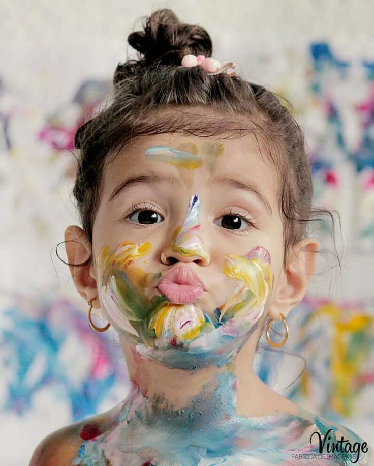 Preschool Photography, Mommy And Me Photo Shoot, Toddler Painting, Baby Announcement Pictures, Face Paint Makeup, Kids Daycare, Family Painting, Fun Photoshoot, Comics Artist