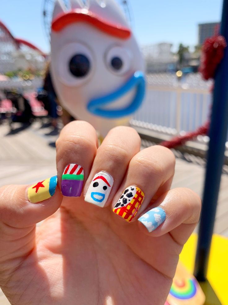 Toy Story Nail Ideas, Forky Nails, Buzz Lightyear Nails, Pixar Nails, Disney Gel Nails, Toy Story Nails, Alien Nails, Disneyland Nails, Disney Nail Designs