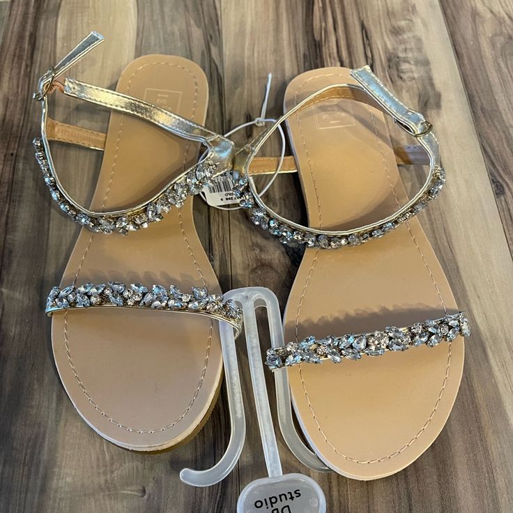 True To Size, Never Worn! Sparkling Flat Sandals For Summer, Spring Beach Sandals With Sparkling Details, Sparkling Beach Sandals For Spring, Spring Beach Sparkling Sandals, Party Flat Sandals With Bling, Flat Party Sandals With Bling, Sparkling Flat Sandals For The Beach, Glamorous Glitter Sandals For Beach, Glamorous Glitter Beach Sandals