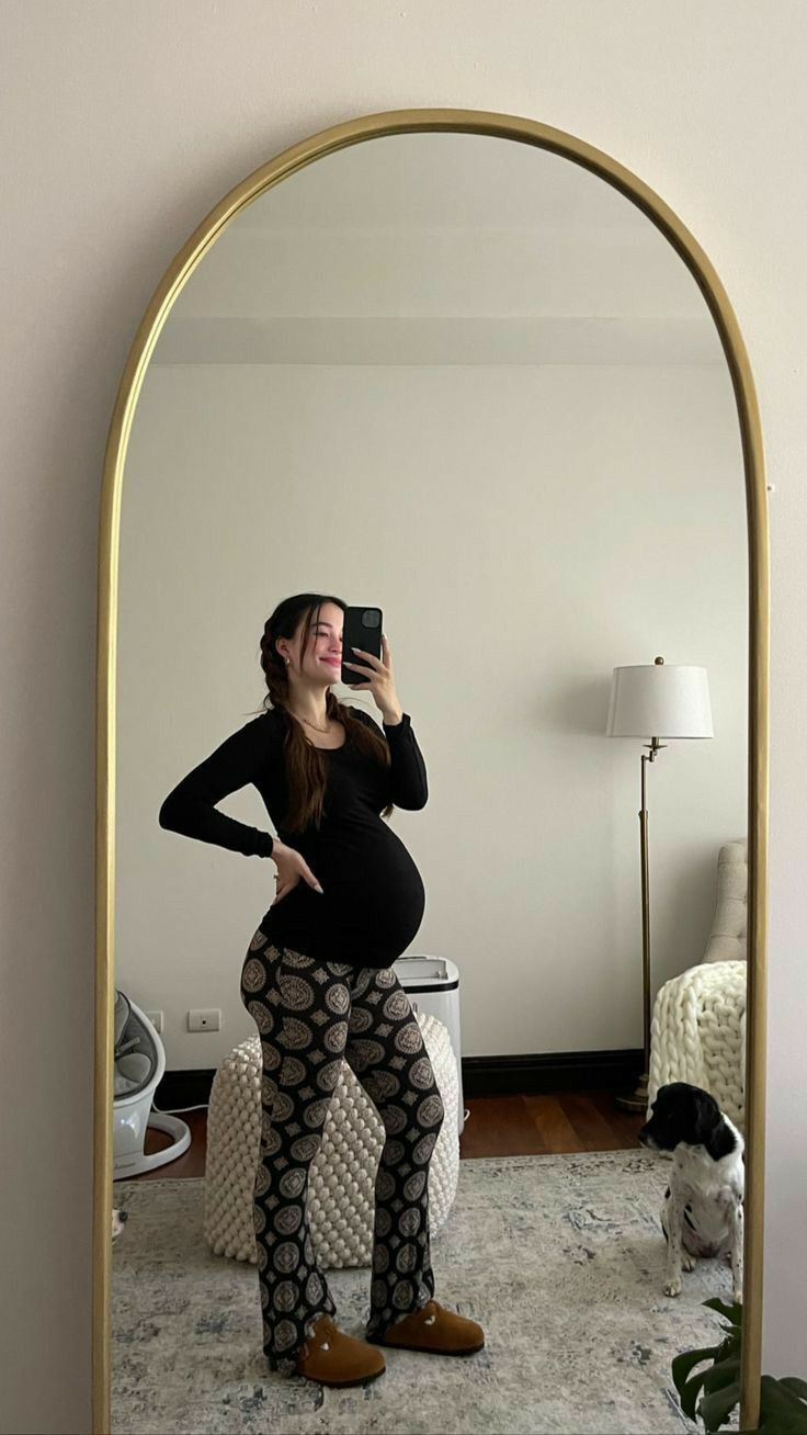 Aesthetic Pregnancy Outfit, Aesthetic Pregnant Outfits, Aesthetic Maternity Outfits, Pregnant Woman Aesthetic, Hot Pregnancy Outfits, Pregnancy Belly Photos, Cute Maternity Dresses, Cute Pregnancy Pictures, Belly Photos