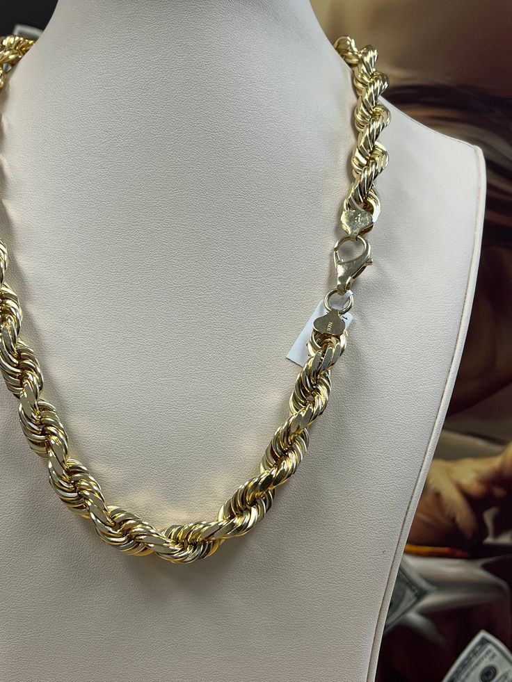 CONDITION: SLIGHTLY USED *Discount codes are not valid for this specific chain. 💎 Precious Metal 100% Solid Gold: Indulge in the taste of luxury as we only use premium quality solid gold to craft this magnificent piece. ⚒️ Craftmanship Crafted to Perfection: Get nothing but the best. This wonderful piece is crafted using top-quality materials, giving it that authentically sophisticated aura. Lobster Clasp: It comes with the traditional lobster lock that never goes out of style. 🕒 Processing an Elegant Rope Chain Jewelry In Cuban Link Style, Formal Oval Link Rope Chain Jewelry, Luxury Formal Rope Chain Jewelry, Elegant Cuban Link Rope Chain Necklace, Luxury White Gold Rope Chain Necklace, Luxury Figaro Chain Necklace For Anniversary, Luxury 14k Gold Necklace With Rope Chain, Luxury Jewelry With Rope Chain Link, Luxury Rope Chain Link Jewelry