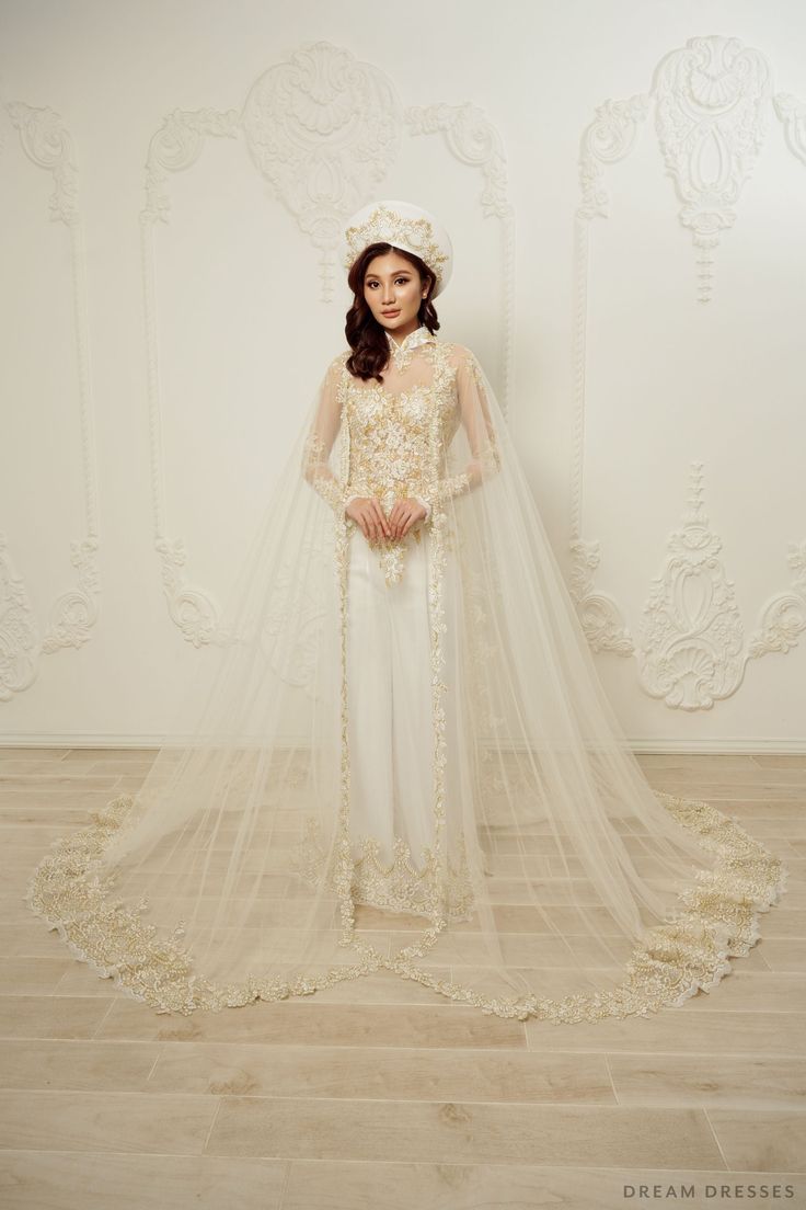 White Ao Dai Cape | Vietnamese Lace Bridal Ao Dai Cape (#Dandan) | Dream Dresses by P.M.N. Gold Ao Dai Wedding, Ao Dai Tea Ceremony, Vietnamese Wedding Dress Ao Dai, Ao Dai Wedding Dress, Gold Ao Dai, Vietnamese Wedding Ao Dai, Bridal Ao Dai, Traditional Vietnamese Wedding, Wedding Ao Dai