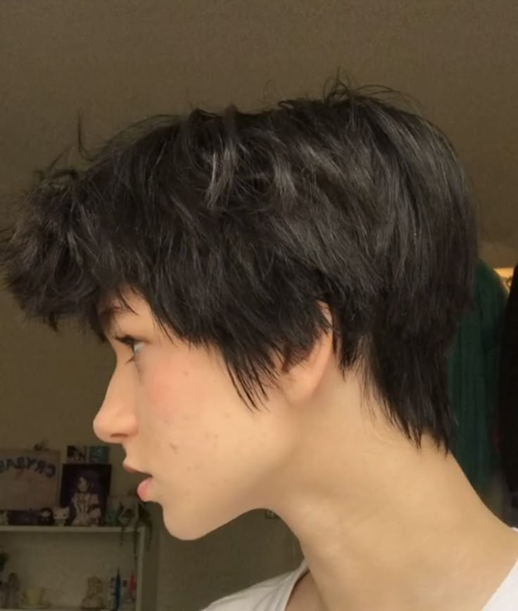 Masc Haircuts Ftm Straight Hair, Masc Haircuts Ftm, Ftm Haircuts Straight Hair, Nonbinary Haircuts, Ftm Haircut, Genderfluid Haircut, Unisex Haircuts, Masc Hair, Ftm Haircuts