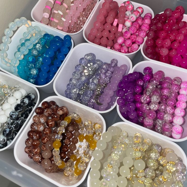 Body Jewelry Diy, Girly Bracelets, Dope Jewelry Accessories, Crystal Bead Jewelry, Bracelet Craft Diy, Wrist Jewelry, Bead Charms Diy, Diy Bracelet Designs, Beads Bracelet Design