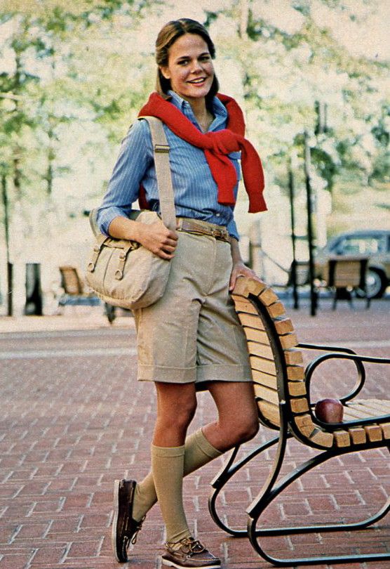 Seventeen - January, 1977 70s Preppy Fashion, Boat Shoes Outfit Women, 1970s Preppy, Boat Shoes Outfit, 1977 Fashion, Seventeen Magazine Fashion, Fashion Preppy, 60s And 70s Fashion, Balloon Pants