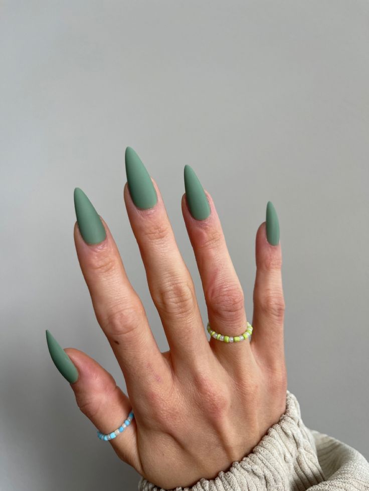 Army Green Nail Designs, Moss Green Nails, Fall And Winter Nails, Army Green Nails, Winter Nails Simple, Indie Rings, Feminine Black Women, Medium Stiletto, Minimalist Nail